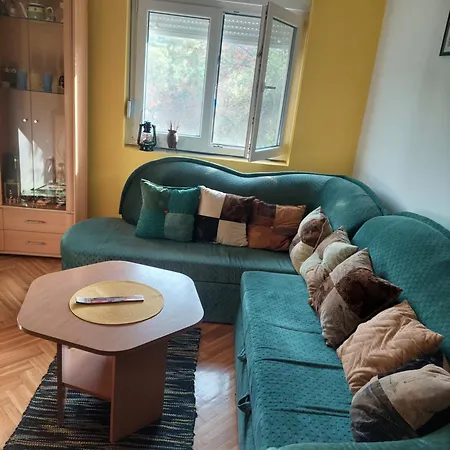 Vikendica Ninica Holiday home *